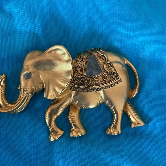 Beautiful vintage elephant brooch - Picture 2 of 4